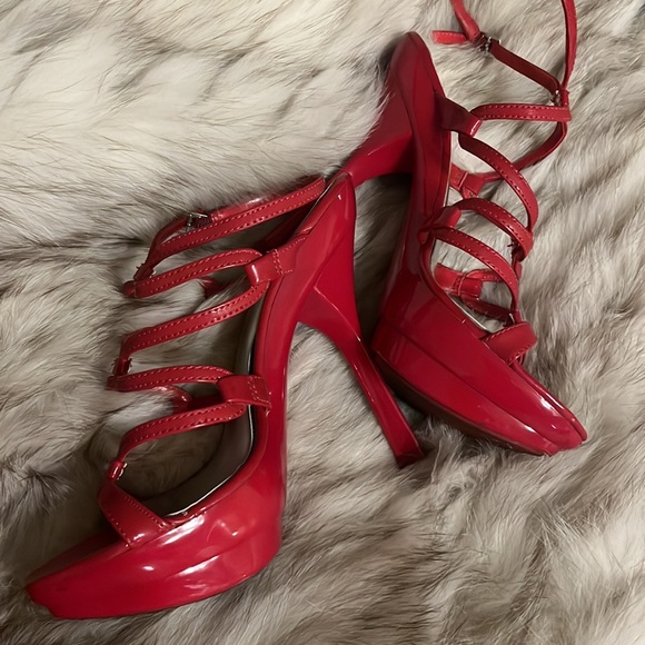 Red stiletto size 7 - Picture 3 of 3